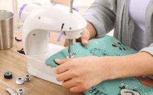 Best Mini Sewing Machines Featured