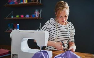 Best Sewing Machine For Beginners Featured